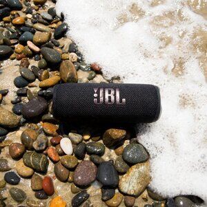 JBL - Flip 5 Portable Waterproof Speaker with Powerbank - Black